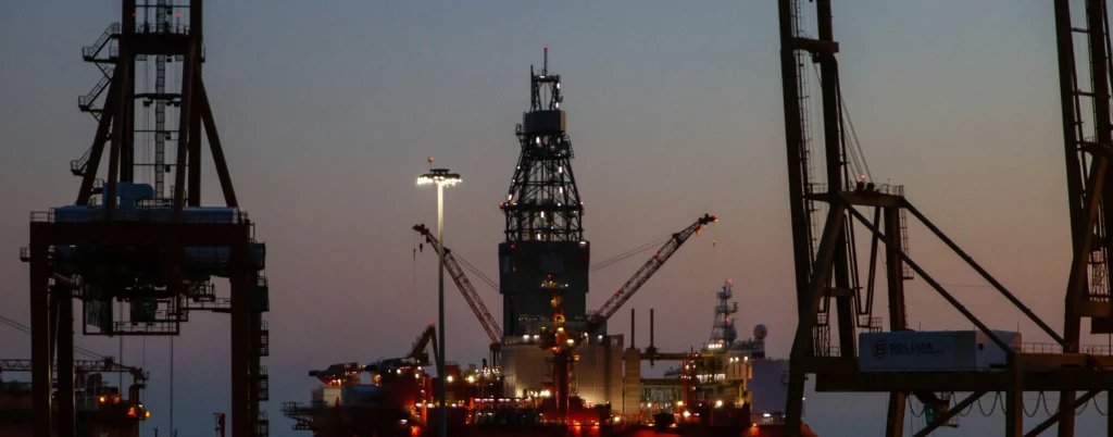 Safetracs Qatar - Trusted supplier of industrial safety equipment, PPE, MRO products, and procurement solutions in Qatar.